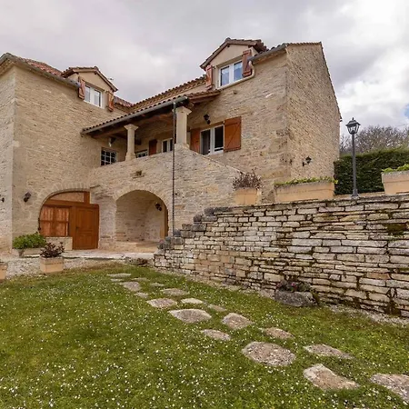 L Oustal, 4 Etoiles Piscine Privee Casa vacanze